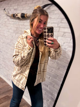 Load image into Gallery viewer, Detachable Hooded Plaid Jacket