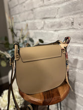 Load image into Gallery viewer, The Quinn Purse