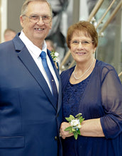 Load image into Gallery viewer, PROM Corsages & Boutonnières