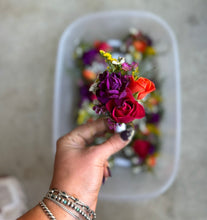 Load image into Gallery viewer, PROM Corsages & Boutonnières