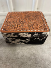 Load image into Gallery viewer, Adventure Awaits Jewelry Box