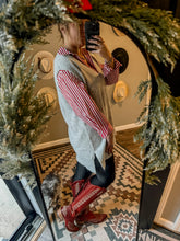 Load image into Gallery viewer, Sweater Vest - 2 colors
