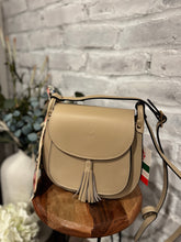Load image into Gallery viewer, The Quinn Purse
