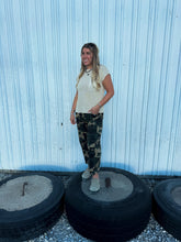 Load image into Gallery viewer, Risen Camo Cargo Jeans
