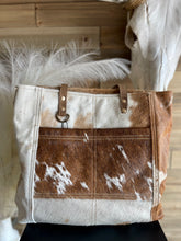 Load image into Gallery viewer, The Carmel Tote
